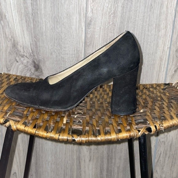 Prada Women's Black Suede Pumps Vintage Leather Soles Sz 35 - Picture 6 of 14